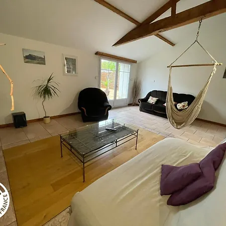 Grange Renovee Avec Piscine Privative - 4 Ch, Jardin Clos, A 7 Km D'indian Forest - Fr-1-426-304