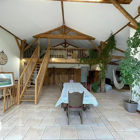 Grange Renovee Avec Piscine Privative - 4 Ch, Jardin Clos, A 7 Km D'indian Forest - Fr-1-426-304 度假居