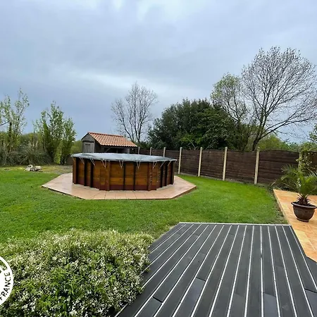 度假居 Grange Renovee Avec Piscine Privative - 4 Ch, Jardin Clos, A 7 Km D'indian Forest - Fr-1-426-304